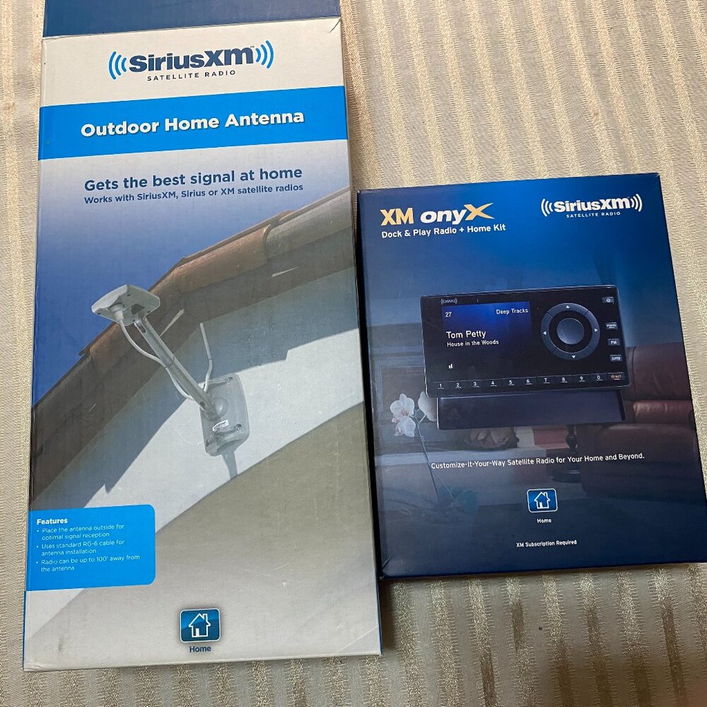 XM ONYX SIRIUS XM DOCK AND PLAY RADIO PLUS HOME KIT NEW